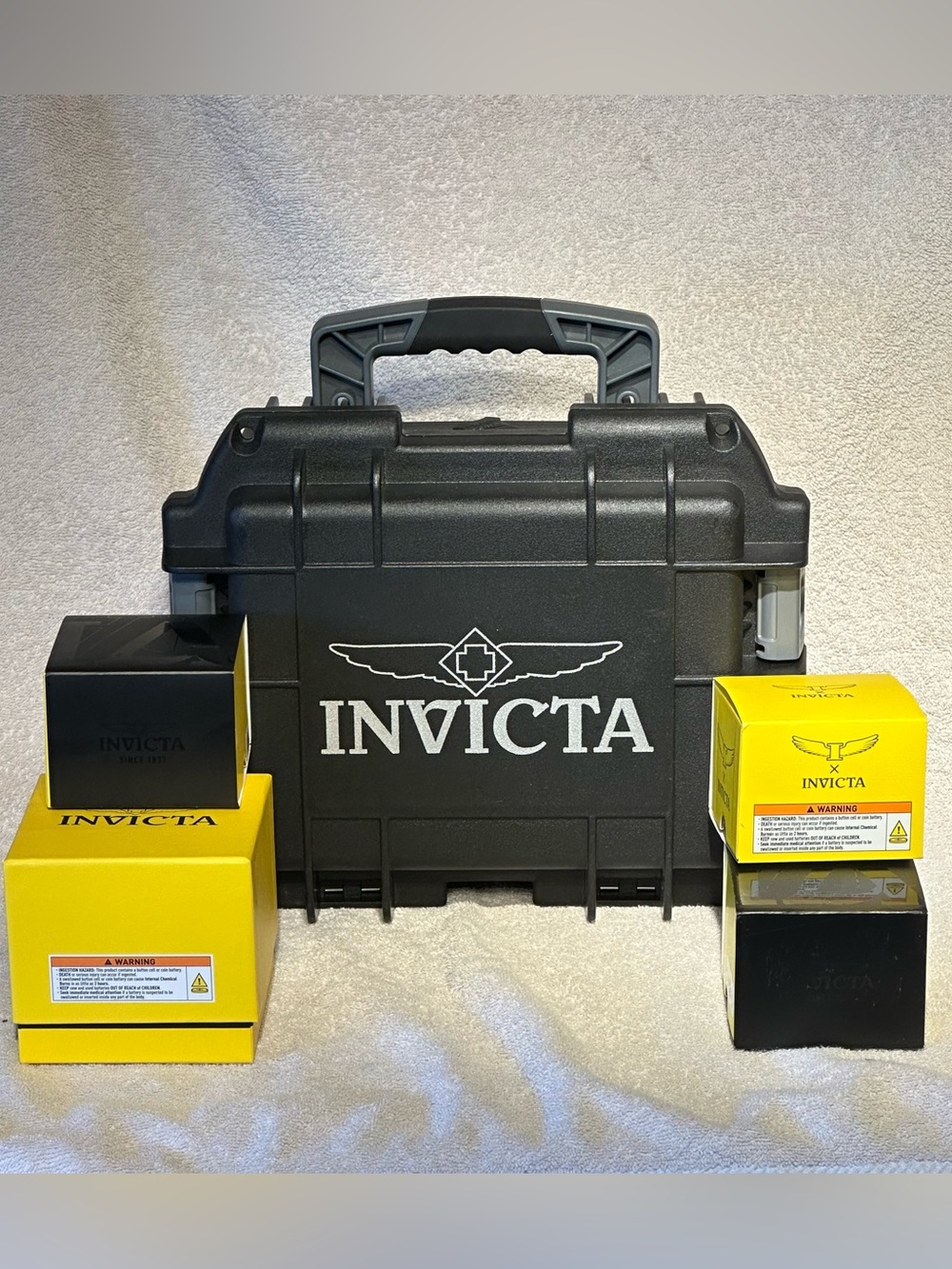Invicta 4-Watch Collector's Lot with Heavy Duty 3-Slot Dive Impact Case **READ**
